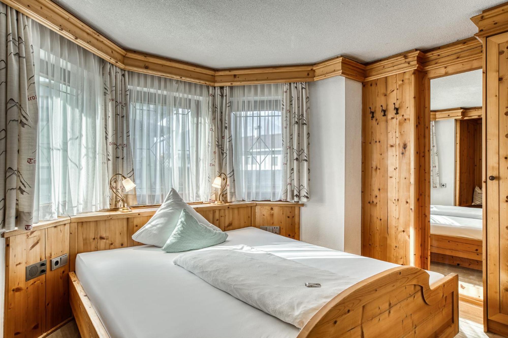 Hotel Alpenstolz Mieders Rom bilde