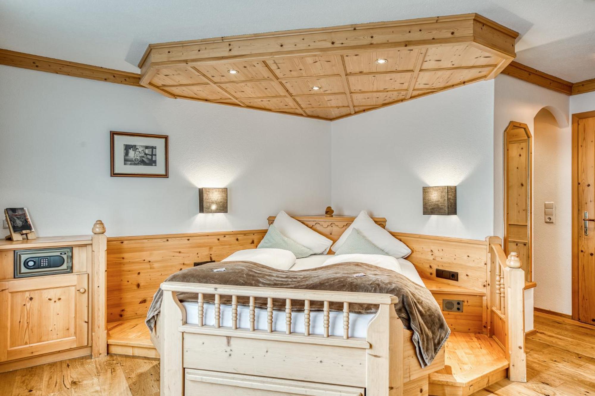 Hotel Alpenstolz Mieders Rom bilde